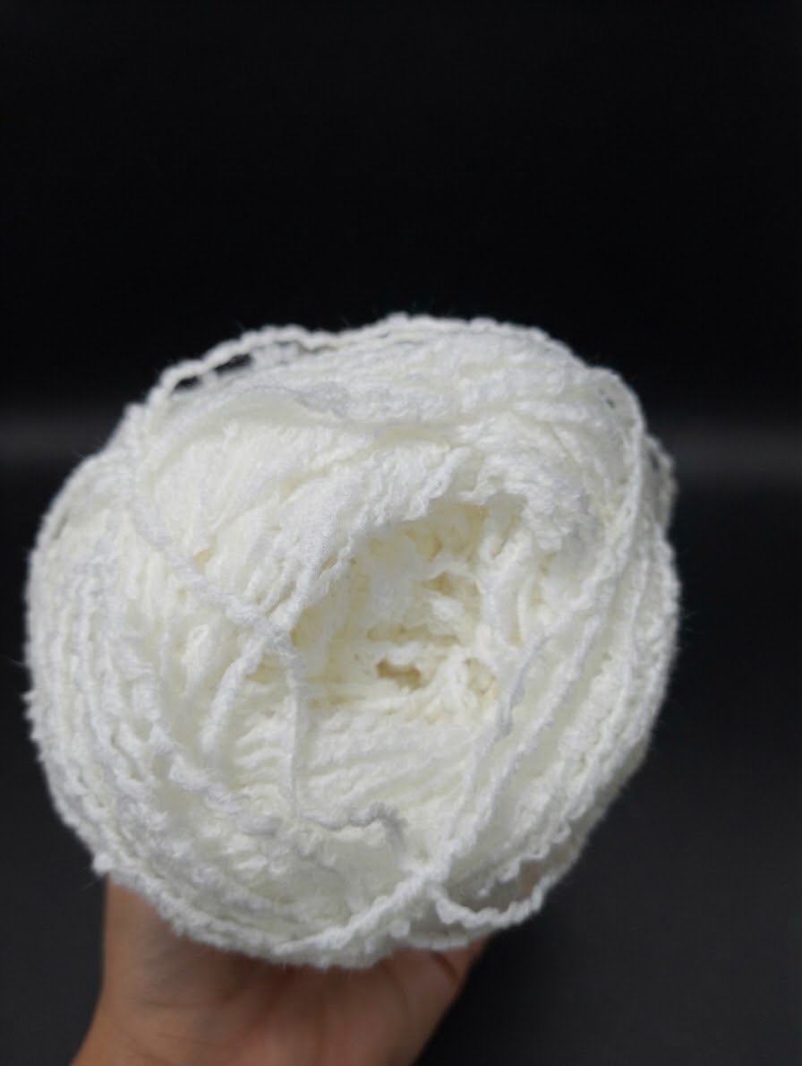 0154 BEYAZ BUKLET ÖRGÜ İPİ 500/550 GR