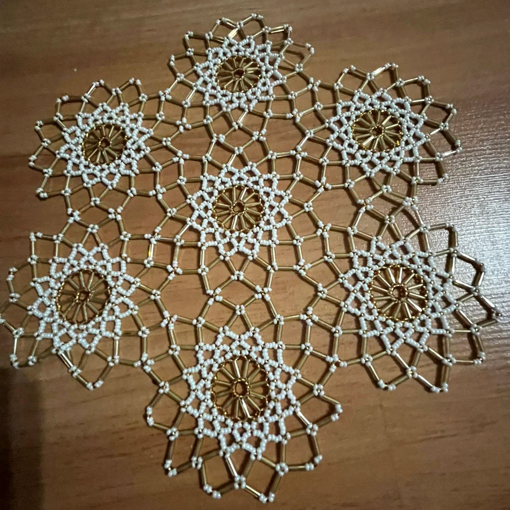 El Yapımı Dantel Örtü – Yıldız Motifli